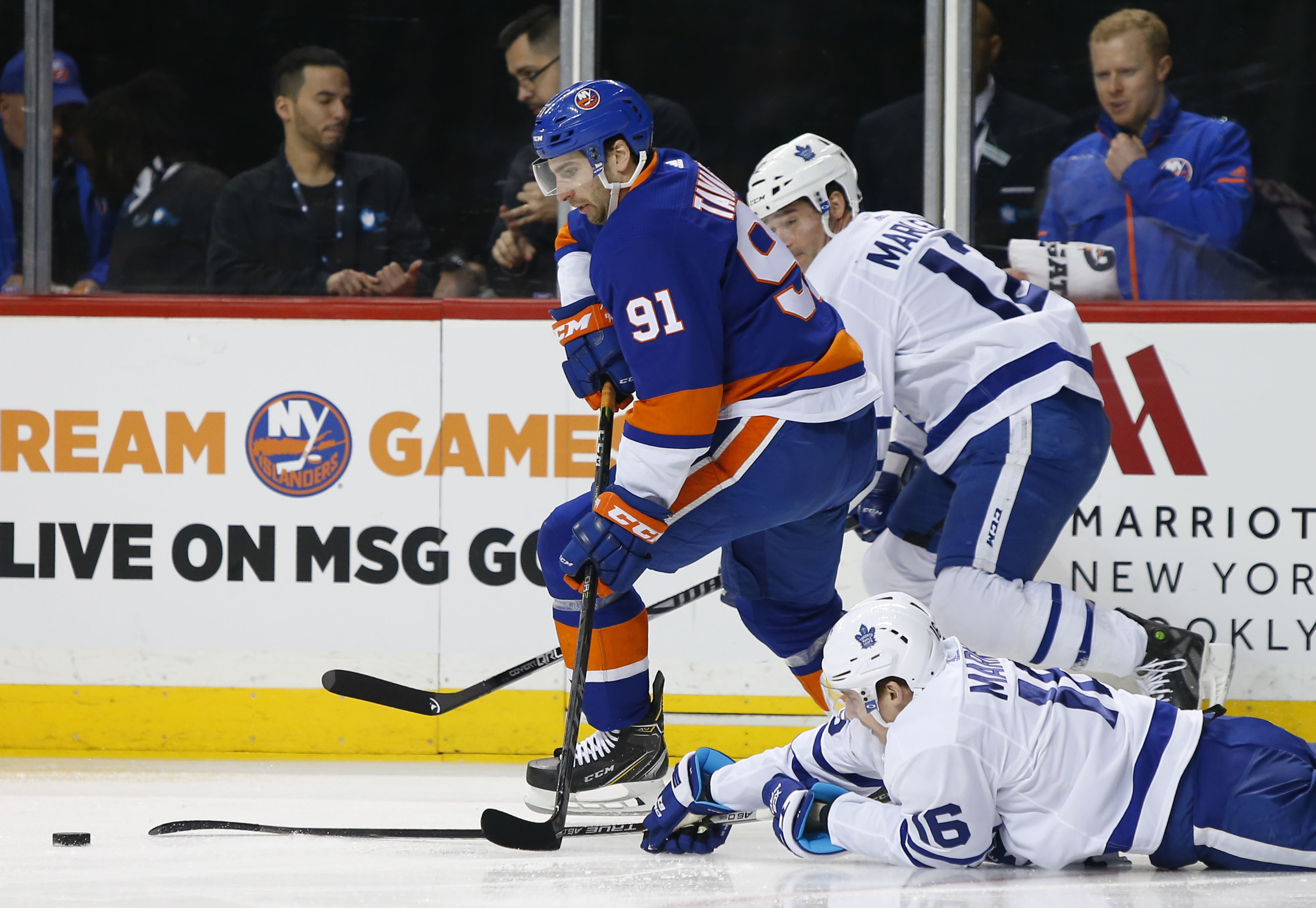 Free agent John Tavares is good enough to reset the Stanley Cup odds if he changes teams.